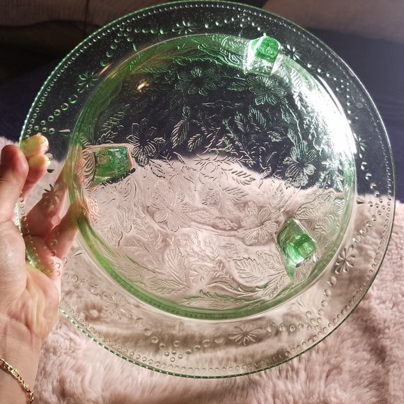 Vintage Depression Uranium Glass 3-legged Bowl Dish - Picture 6 of 9